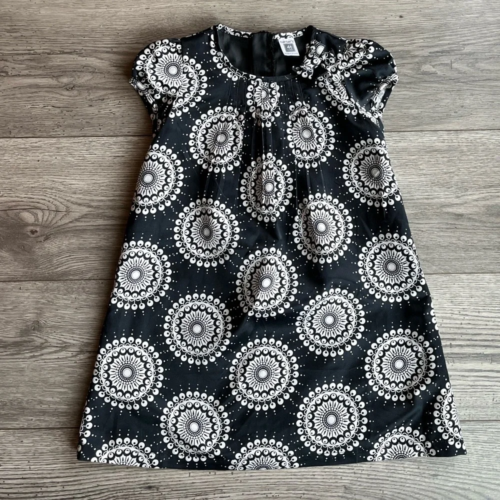 Carter’s Toddler Girl Black and White Short Sleeve Abstract Print Dress Bow 4T